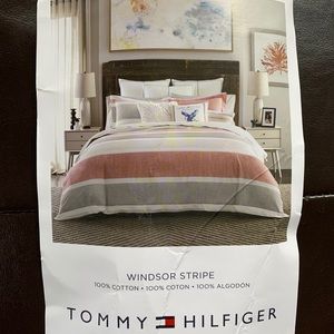Tommy Hilfiger Comforter